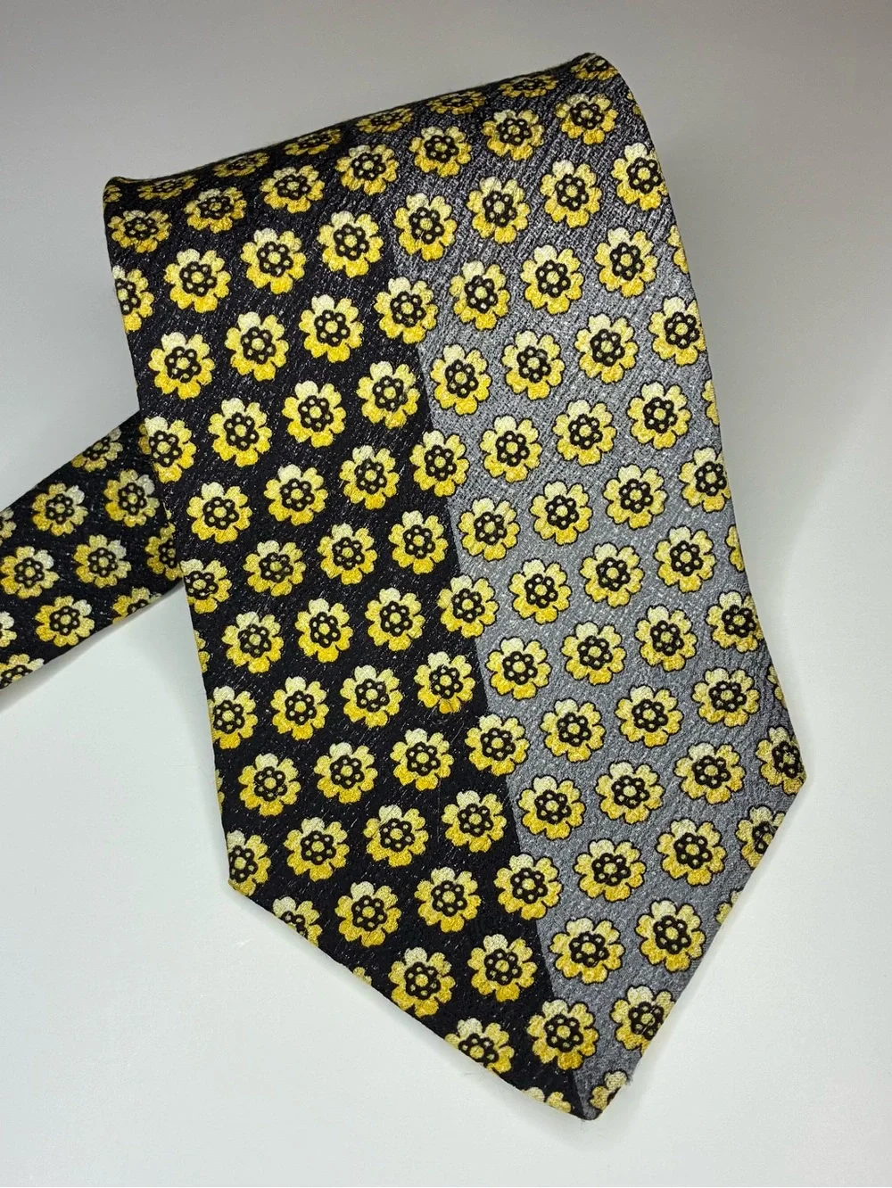 VTG -VITALIANO PANCALDI Rare Luxury Two Tone Weave Tie with Gold Logo Plaque